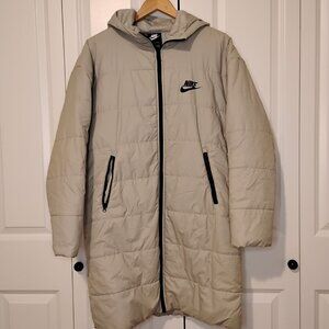 Nike Women's Puffer Jacket - Cream